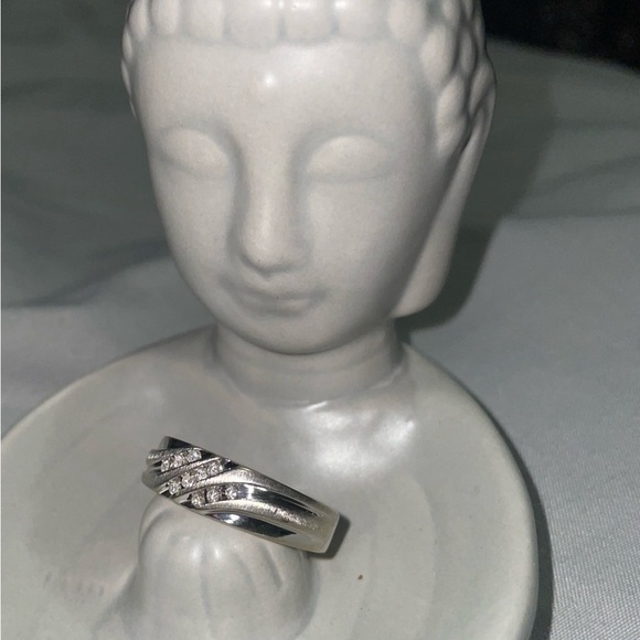 CRAZY SALE, %OVER %75% OFF% MENS SIZE 9 10K White Gold 3 ROW DIAMOND RING. - Picture 2 of 3